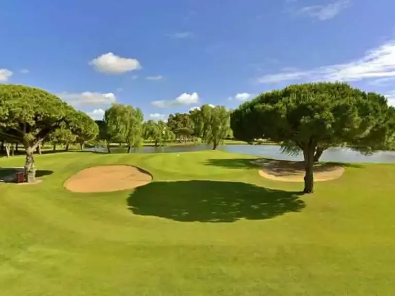 Le parcours de golf de Bokor