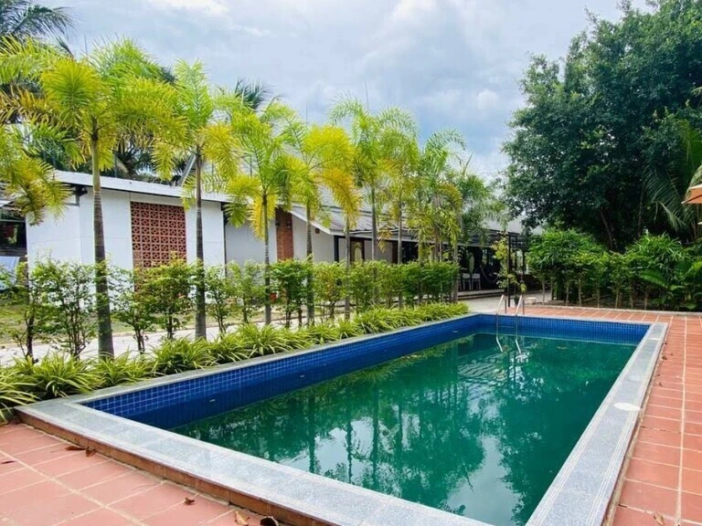 Coconut Paradise Bungalow