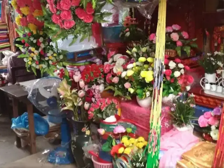 Vibrant market stall with fresh flower bouquets