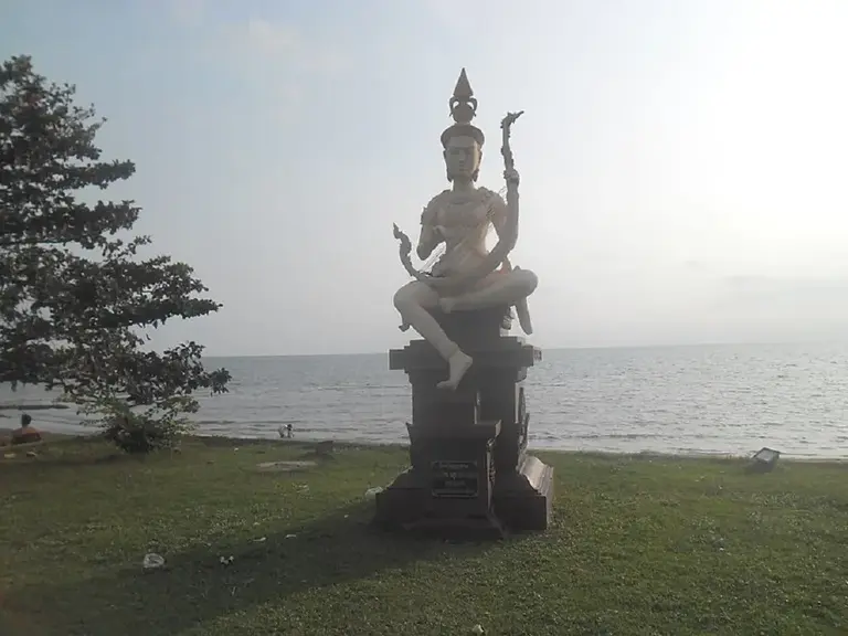 Statue