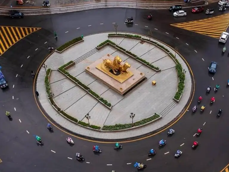 Golden Lions Roundabout